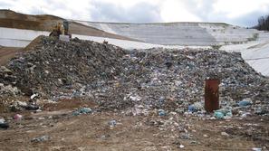 Odločba pravi, da po 30. oktobru ne smejo več odlagati smeti, dokler ne vzpostav