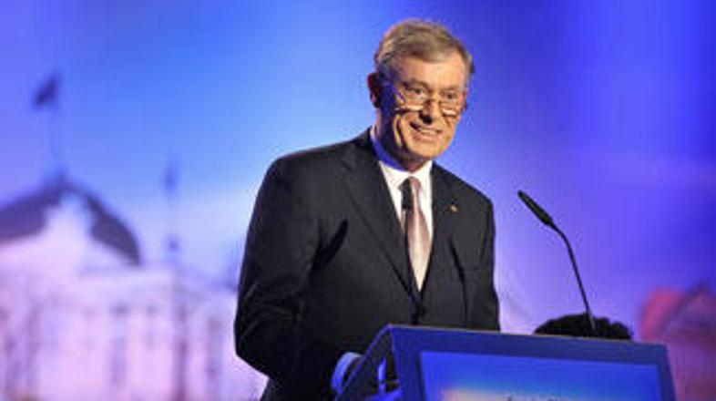 Horst Köhler je nagovoril navzoče v gledališču Theater am Hafen.