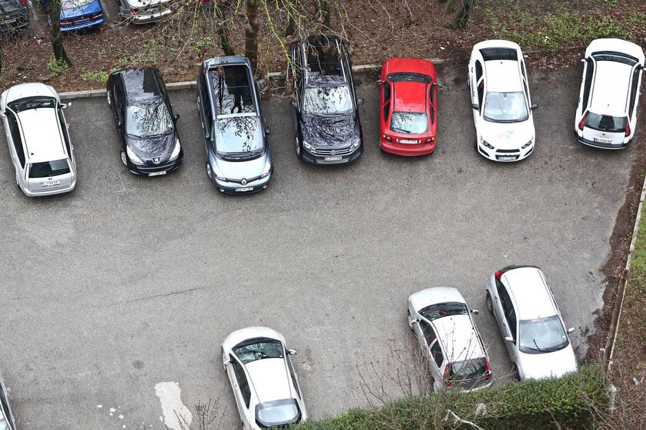 Parkirišče | Avtor: Saša Despot