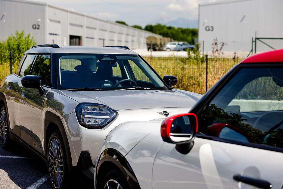 primerjava mini cooper S in mini aceman | Avtor: Saša Despot