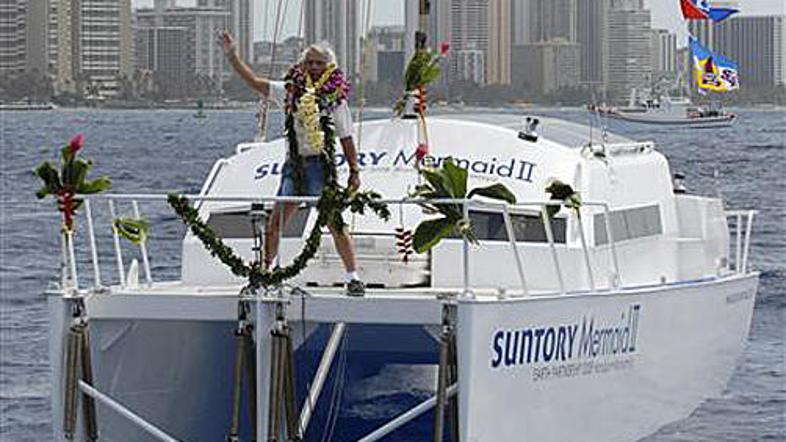 Prvo plovilo na svetu, ki za gibanje uporablja moč valov, bo na težki preizkušnj