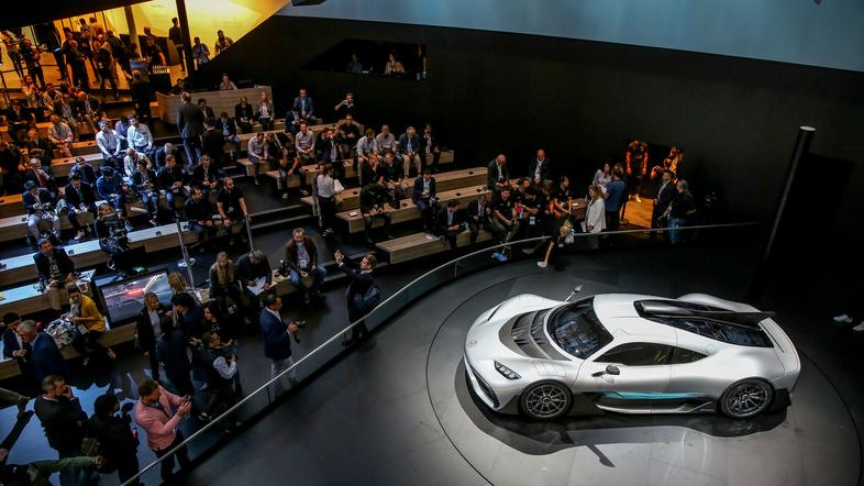 Mercedes-Benz na avtomobilskem salonu v Frankfurtu