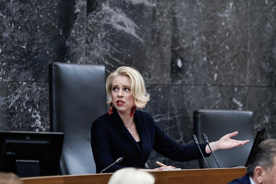 interpelacija Boštjan Poklukar, Urška Klakočar Zupančič | Avtor: Saša Despot