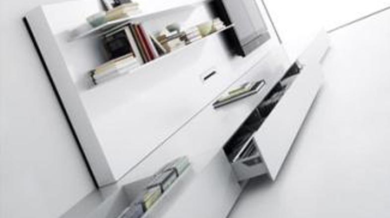 Regal ima v dnevni sobi glavno vlogo.