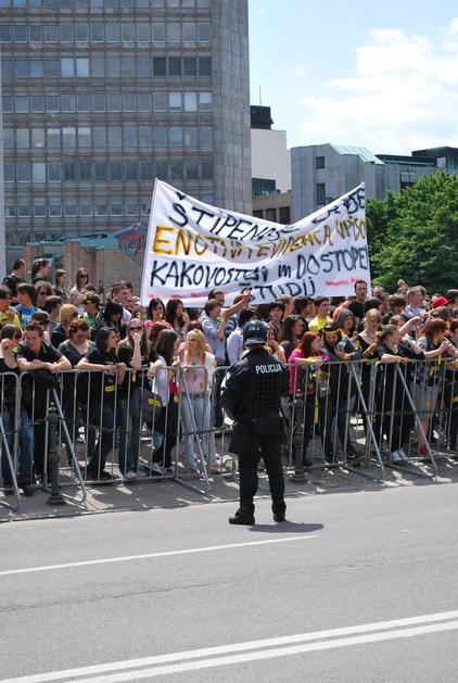 protesti študenti parlament