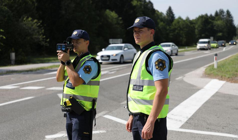 Pozor na cestah: Policisti bodo ves teden poostreno nadzirali voznike