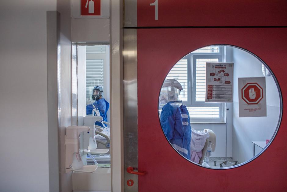 covid-19 UKC | Avtor: UKC LJ