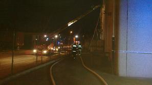 požar ostrešje gasilci industrijski objekt Cerknica