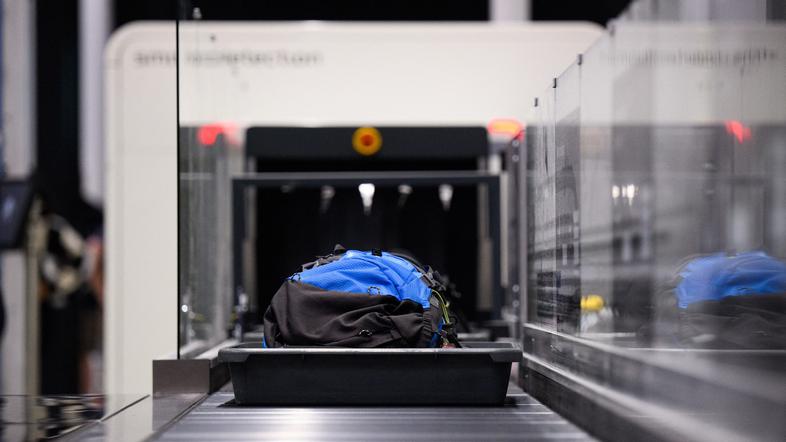 letališče carina prtljaga