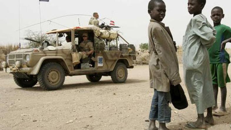 EU je misijo v Čadu, največjo vojaško operacijo v svoji zgodovini, začela v drug