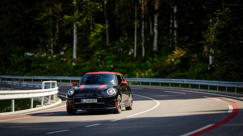 MINI John Cooper Works E