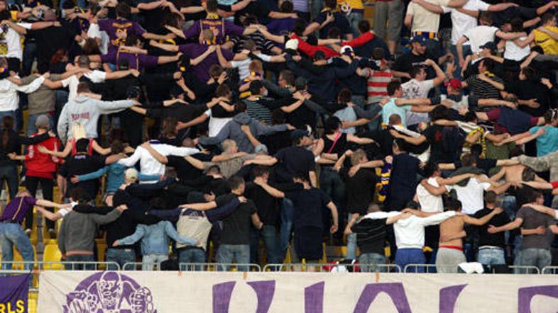 Viole obljubljajo zgledno športno navijanje, le z glasilkami, šali in zastavami.