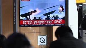 Severna Koreja izstrelitev topniških izstrelkov
