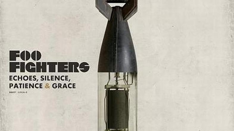 Foo Fighters se vračajo z udarnim Echoes, Silence, Patience and Grace.