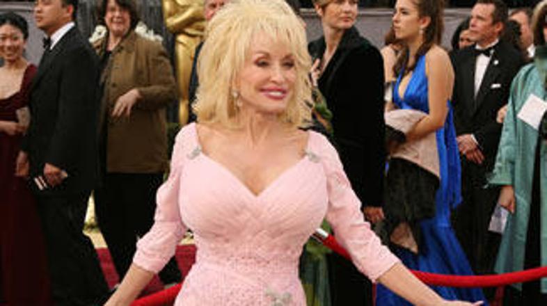 Dolly se financira sama.