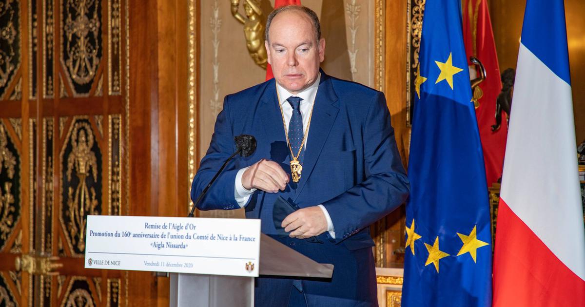 Tako se je pred paparaci skrivala ena najbolj znanih kronanih glav