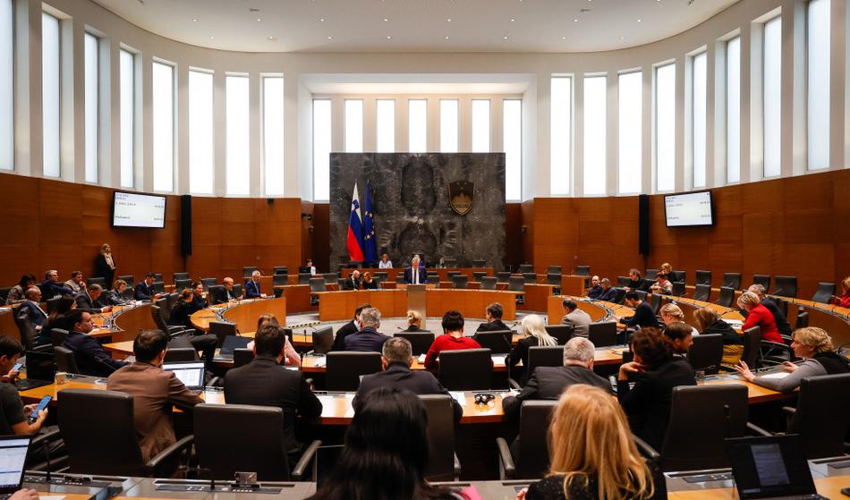"Slovenski Watergate": V DZ vre zaradi Black Cuba