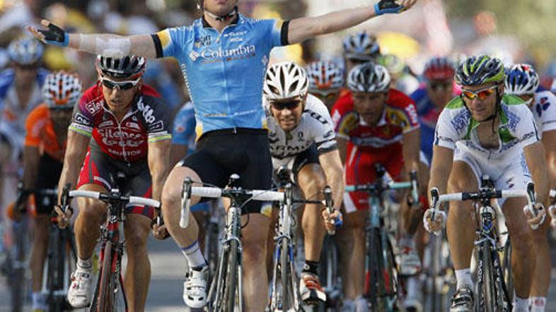 Mark Cavendish je v ciljnem sprintu znova pometel z vsemi nasprotniki.