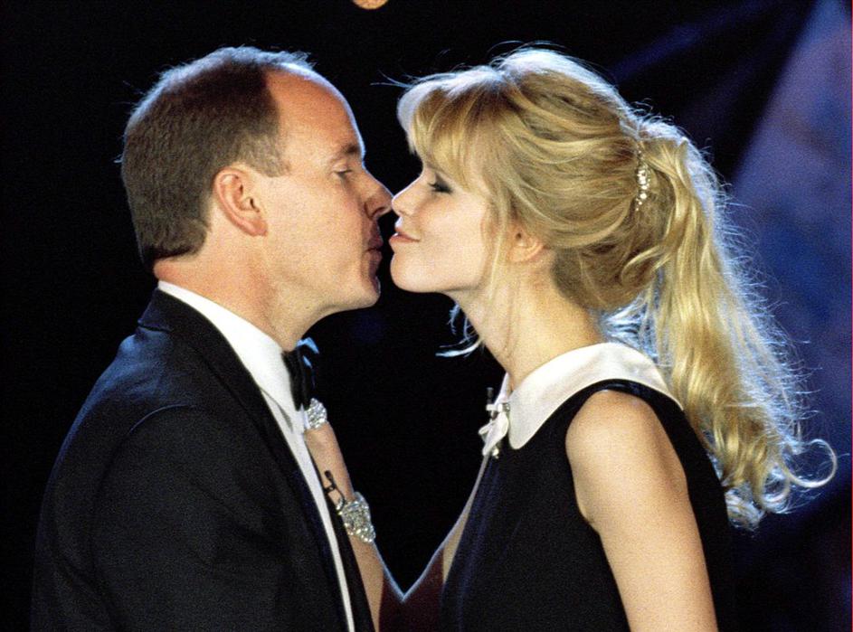 Princ Albert, Claudia Schiffer