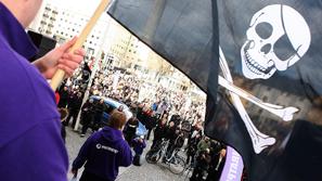 Po obsodbi v primeru Pirate Bay sredi aprila so bile na Švedskem množične demons
