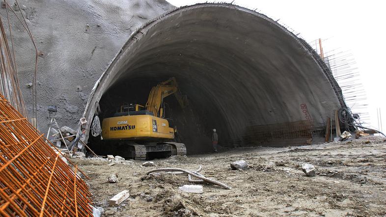 Približno 2,2 kilometra dolg predor Markovec je vreden 64,5 milijona evrov in na