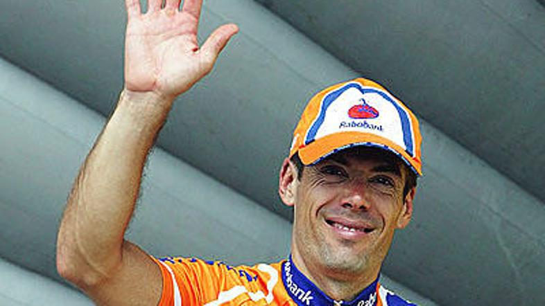 Oscar Freire je dobil že tretjo letošnjo etapo na Dirki po Španiji. V ciljnem šp