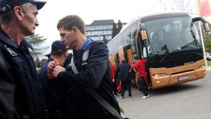 Gerrard Črna gora Anglija avtobus kvalifikacije za SP 2014