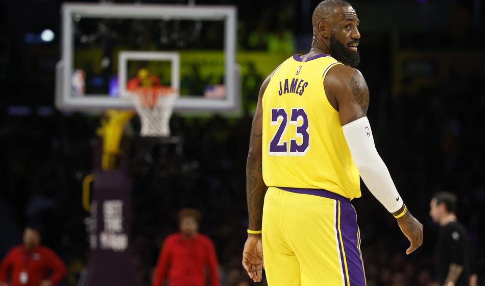 Kolaps v slačilnici Lakers? Kaj se dogaja z LeBronom, se mu je zmešalo?