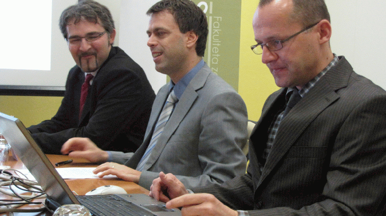 Borut Rončevič, Gregor Macedoni in Janez Povh pozivajo novomeško občino, naj nad