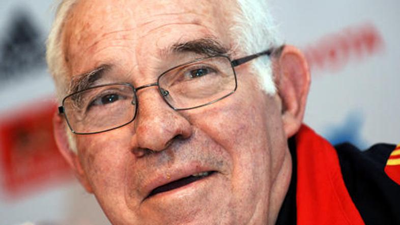 Trener evropskih prvakov Špancev Luis Aragones bo svojo kariero nadaljeval pri t
