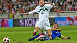 Gruzijce bo jasno "driblal" tudi Josip Iličić. (Foto: Boštjan Tacol)