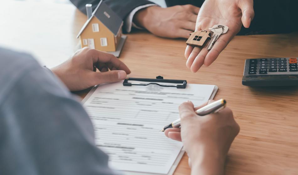 Primerjava: Dve banki ponujata bistveno cenejše kredite