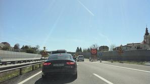 zastoj na dolenjski avtocesti