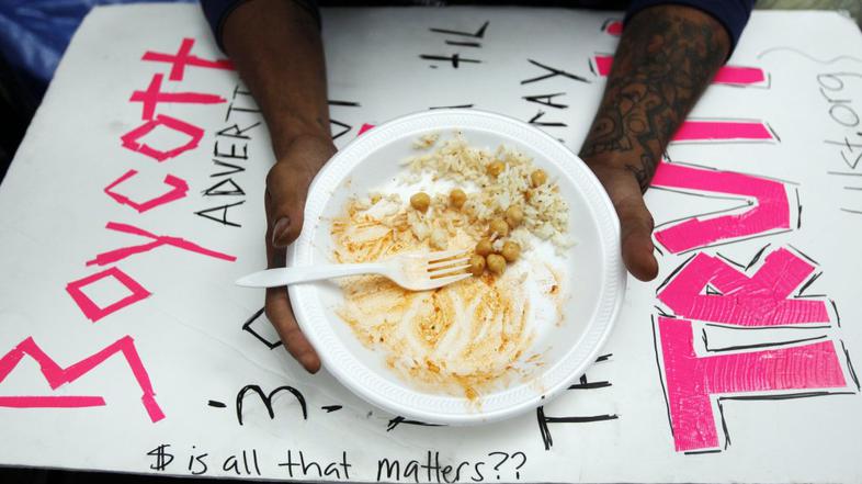 Okupirajno Wall Street.