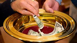 Denar v cerkvi je privabil neznance. (Foto: iStockphoto)