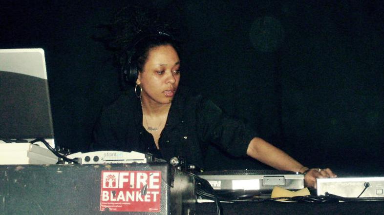 DJ Flight se lahko pohvali z dejstvom, da je že vse desetletje rezidenčna didžej