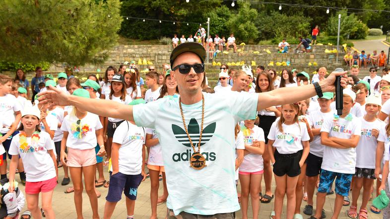 Otroci na morju v sklopu projekta 500 otrok peljemo na morje