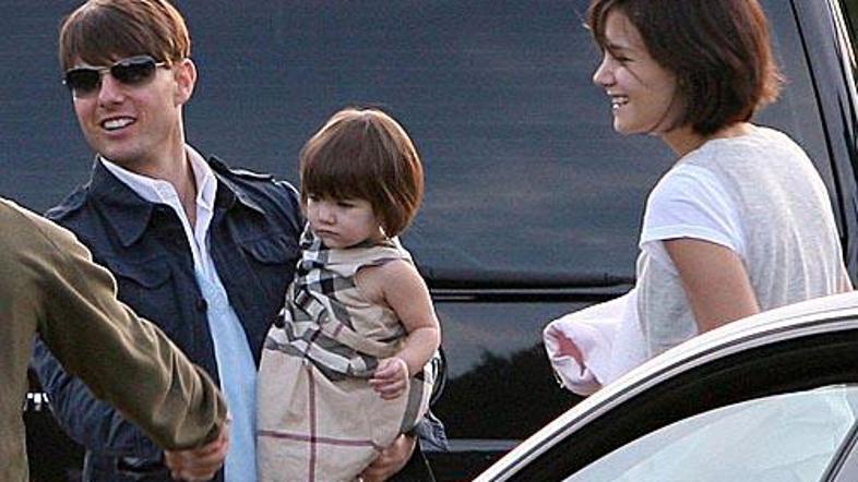 Zakonca Cruise sta ob drugem rojstnem dnevu organizirala zabavo, za katero sta p