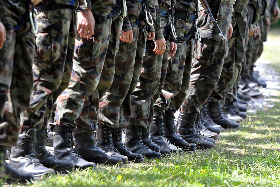 slovenija 26.07.11, studentski vojaski tabor, studenti, tabor, slovenska vojska, | Avtor: Anže Petkovšek