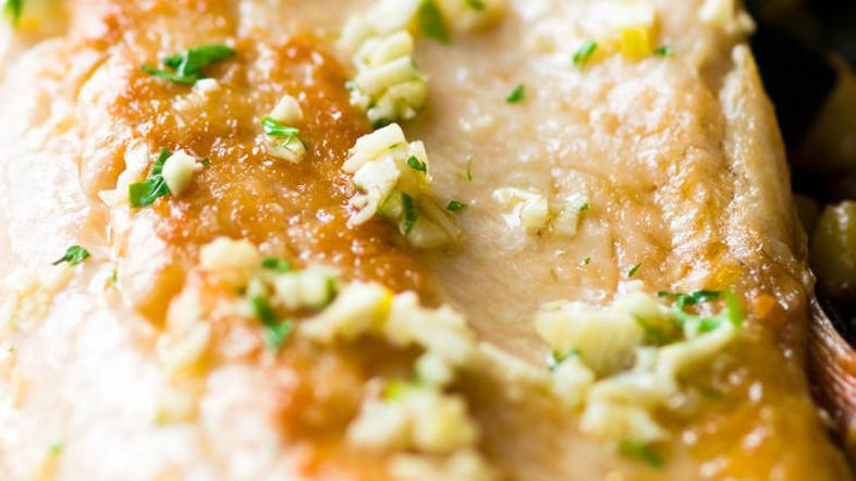 Če česna ne marate, lahko polivko pripravite tudi brez njega. (Foto: shutterstoc