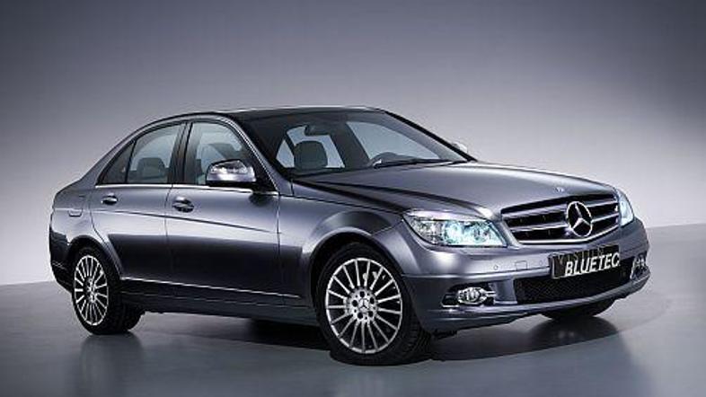 Mercedesbo udaril z novimi Bluetec motorji.