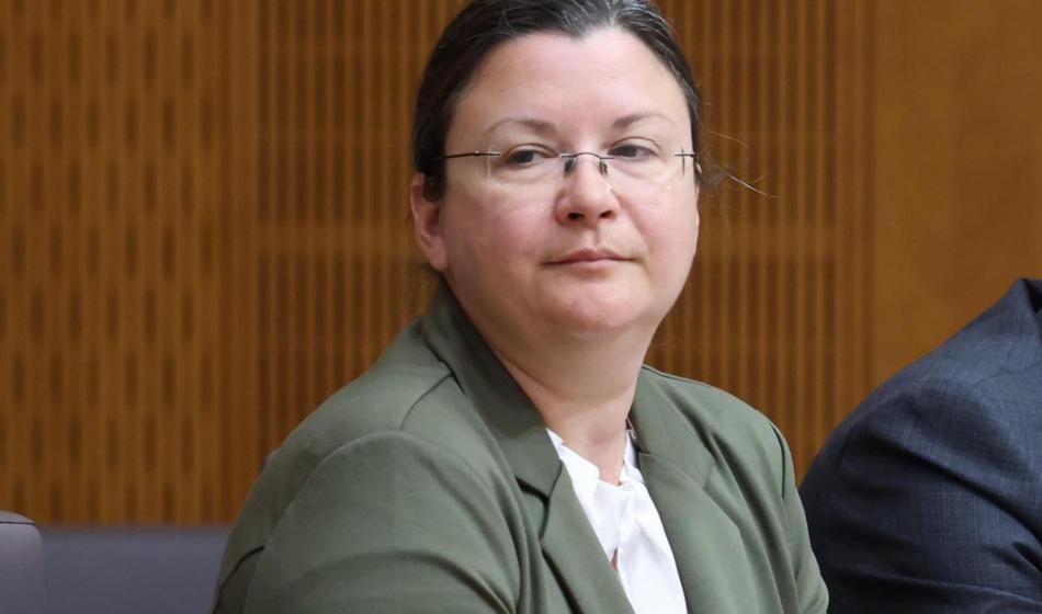 Poslanka Katja Kokot spet razburila javnost: "Evo vam materiala, vžgite se ..."
