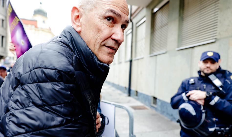 Janša: "Sporočili sta benigni in z njima Golob ni kršil integritete"