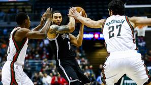 Williams Knight Pachulia Pačulia Milwaukee Bucks Brooklyn Nets liga NBA žoga boj