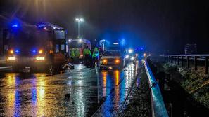 Prometna nesreča na primorski avtocesti, v kateri sta umrli dve osebi