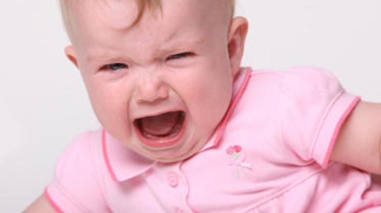 Z virusom RSV se v prvem letu življenja okužita približno dve tretjini dojenčkov