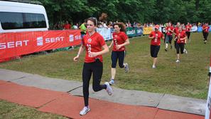 Če želite visokoresolucijsko fotografijo, nam pošljite elektronsko sporočilo na 