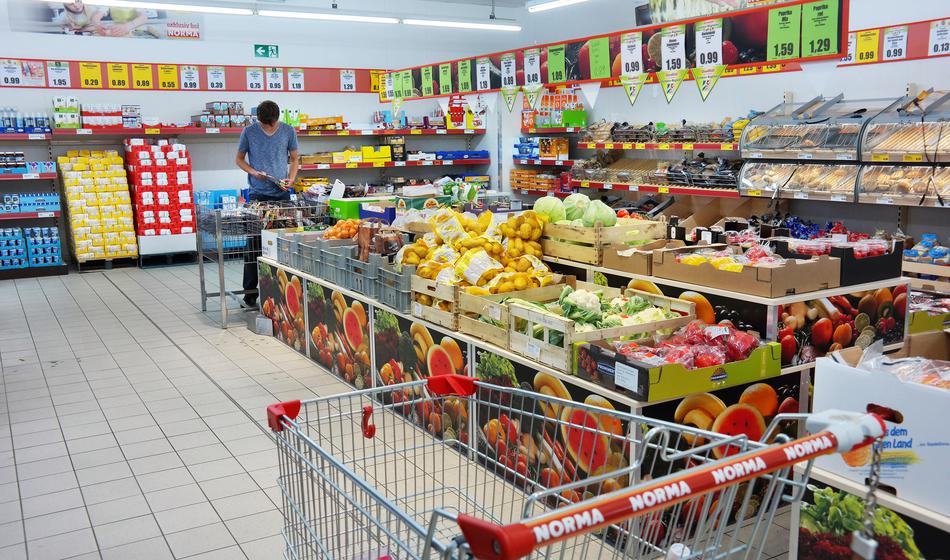 Pri sosedih bo po novem hrana precej cenejša