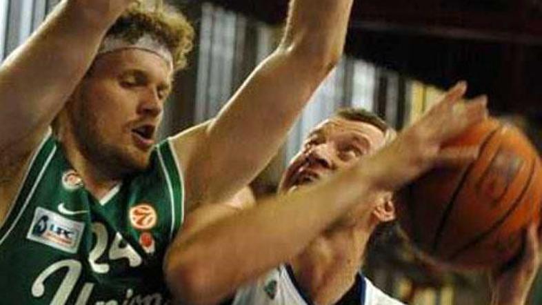 Olimpija je na turnirju v Kranjski Gori v tekmi za tretje mesto premagala državn