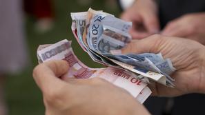 Denar, evro, štetje denarja